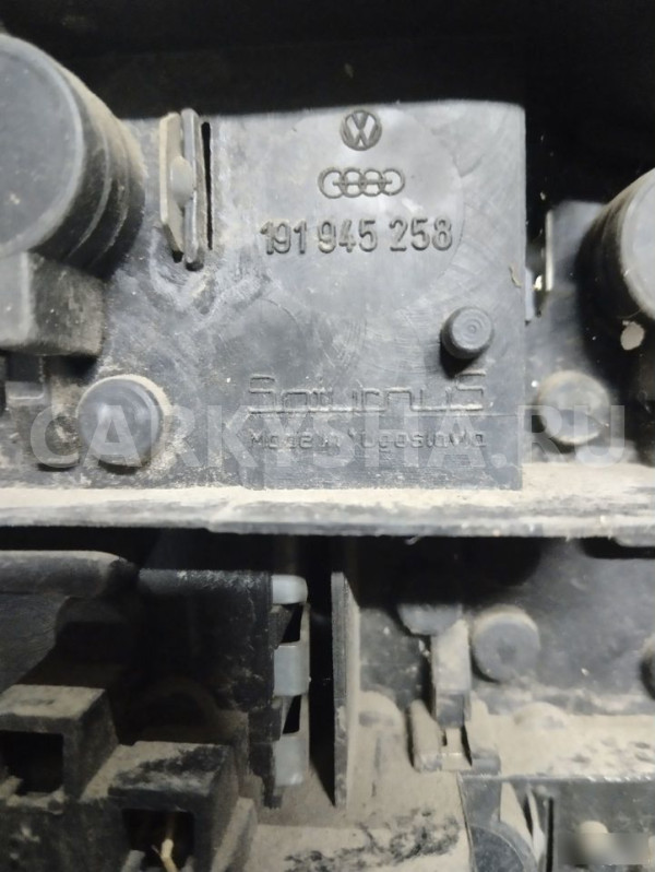 Фонарь Volkswagen Golf 1985 191945258 Volkswagen Golf оригинальный номер 191945258