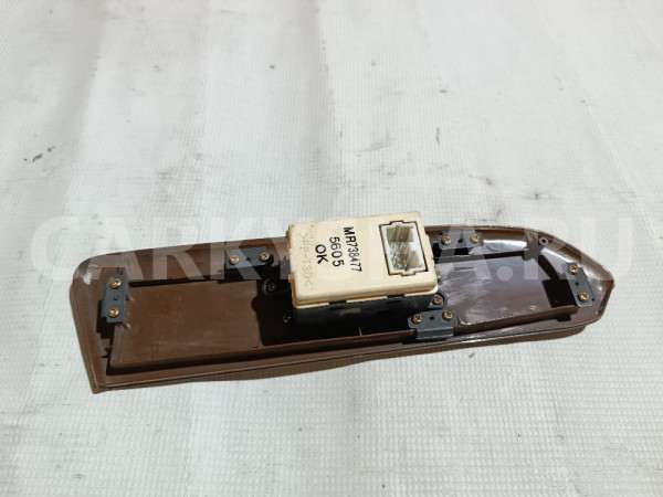 Кнопка стеклоподъемника Mitsubishi Diamante оригинальный номер MR738477