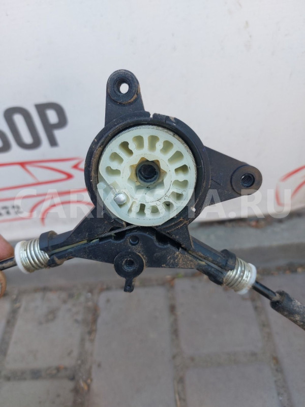 Стеклоподъёмник задний левый Mazda 3 BK Mazda 2 оригинальный номер BP4K73590E
