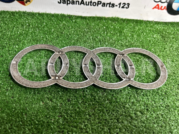 Эмблема Audi Q5 2013 Audi Q5 