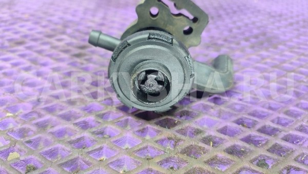 Клапан вентиляции бака Mercedes-Benz E W210 Mercedes-Benz E-klasse оригинальный номер 0011409960