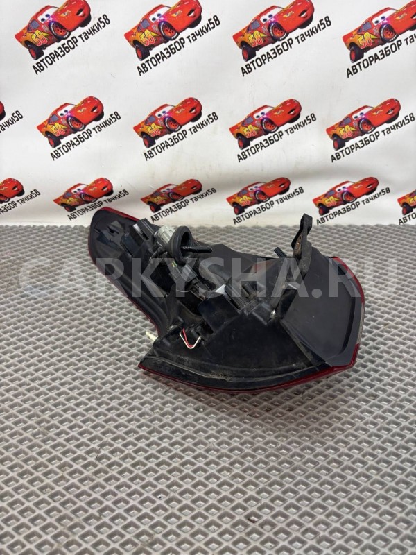 фонарь задний правый Nissan Qashqai 