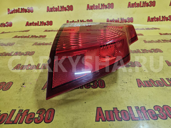Фонарь задний правый Volvo S40 оригинальный номер 31214608