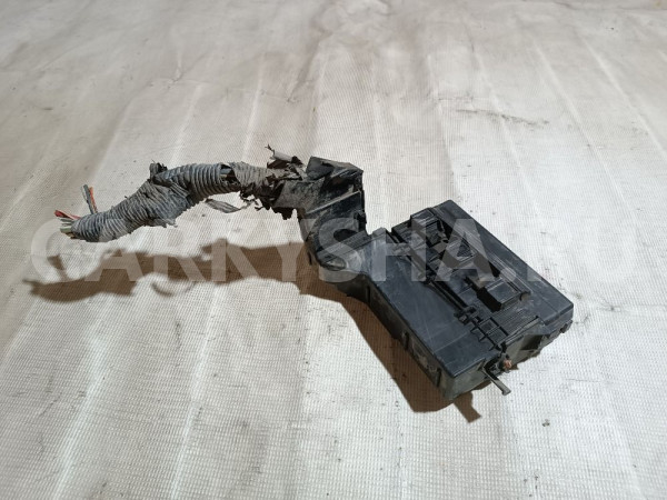 Блок предохранителей подкапотный Nissan Bluebird Sylphy оригинальный номер 24380AU000