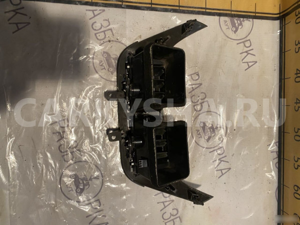 Дефлектор воздушный центральный Chevrolet Cobalt 2 Chevrolet Cobalt оригинальный номер 52055783