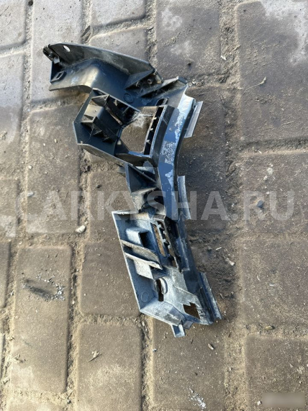 Кронштейн заднего бампера правый VW Golf plus Volkswagen Golf Plus оригинальный номер 5m0807394