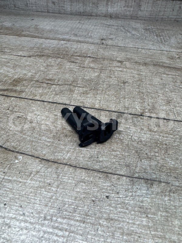 Крепление радиатора Audi Q5/Q3/A4/A5/A6/A7/A8 верх Audi A6 оригинальный номер 001506a