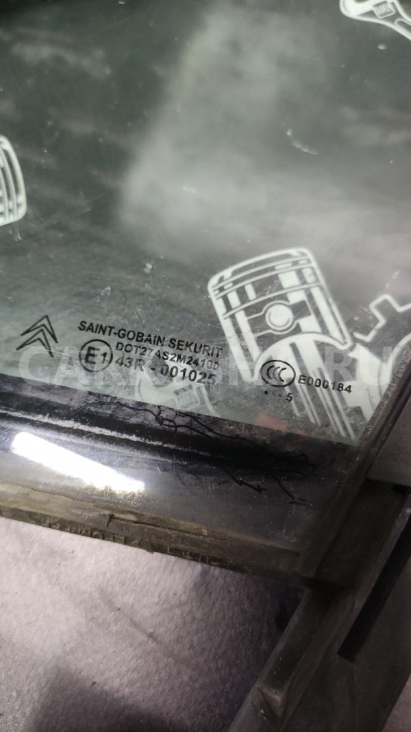 Форточка двери Ситроен Citroen C4 I Купе Citroen C4 оригинальный номер 9202E1