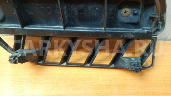 Решетка радиатора левая Mitsubishi Outlander CU5W Mitsubishi i оригинальный номер MN175977