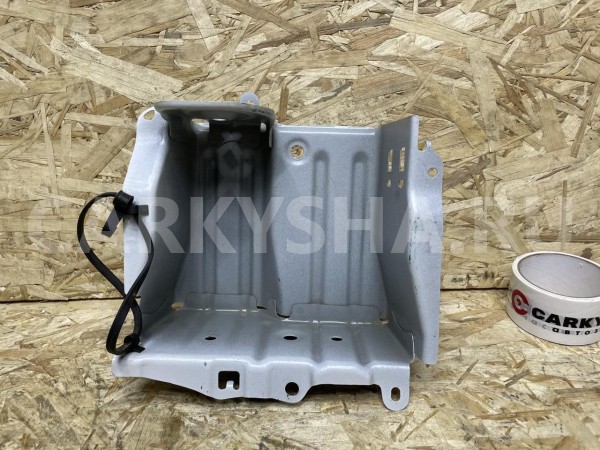 Крепление домкрата Toyota Fortuner II Рестайлинг оригинальный номер 58709-0K110