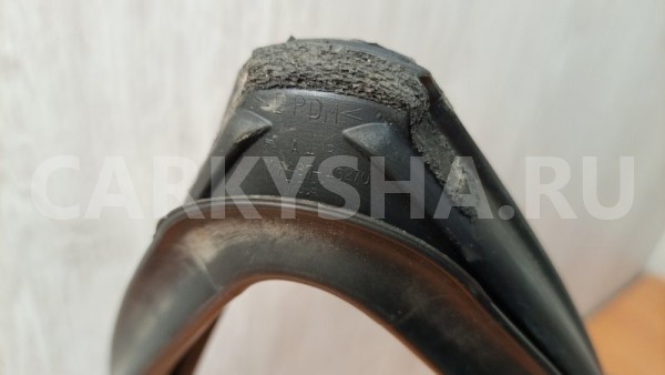 Уплотнитель стекла двери передний правый Mitsubishi Outlander 