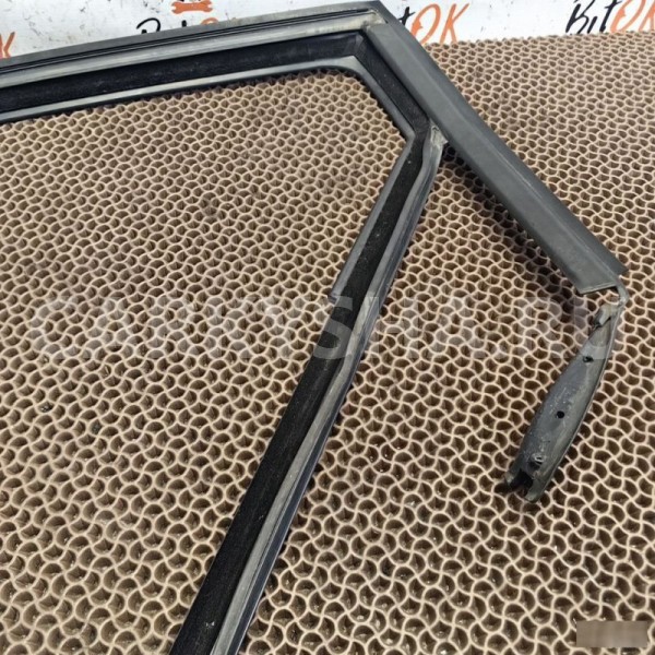 Направляющая стекла BMW 2er 