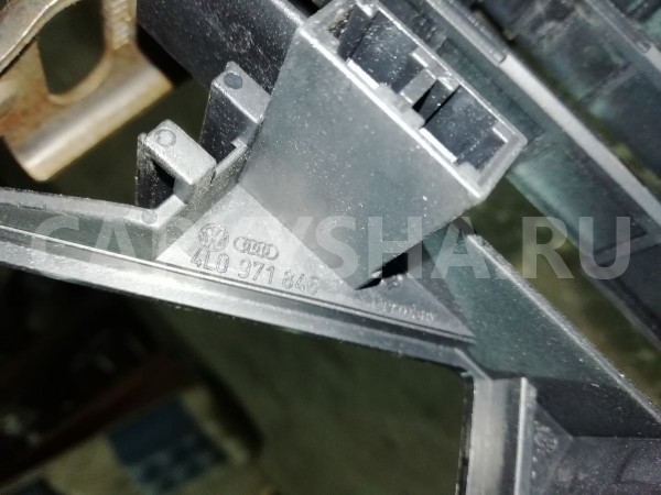 Усилитель торпедо Audi Q7 4L (2005—2009) Audi 200 оригинальный номер 4L1857010B