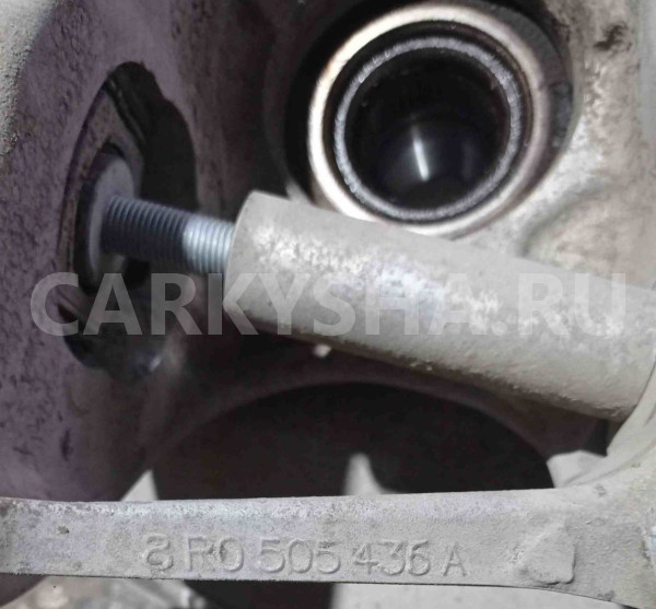 Кулак Audi Q5 I (2008—2012) Audi 200 оригинальный номер 8r0505435a