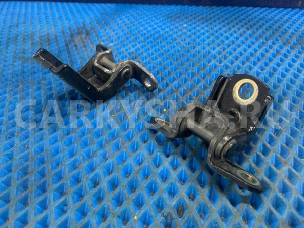 Петли двери Nissan Almera Classic B10 Nissan Almera Classic оригинальный номер 82400-95F0L