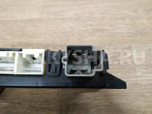 Блок комфорта Jaguar S-Type оригинальный номер YW4T13C791BA