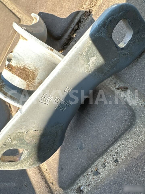 Петля крышки багажника Opel Astra J Opel Astra оригинальный номер 13258165 13275575