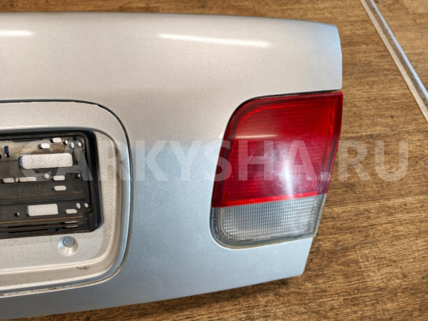 Крышка багажника Honda Integra оригинальный номер 68500S04000ZZ