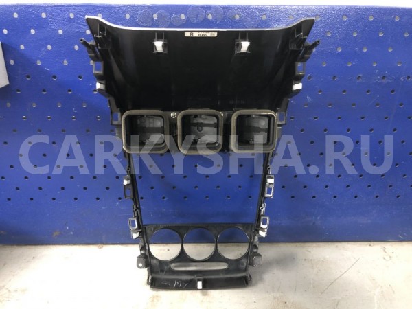 Накладка торпедо центральная Mazda CX-7 рамка Mazda 2 