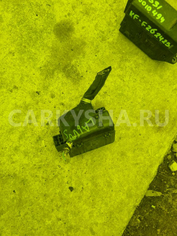 Блок предохранителей Daihatsu Tanto 