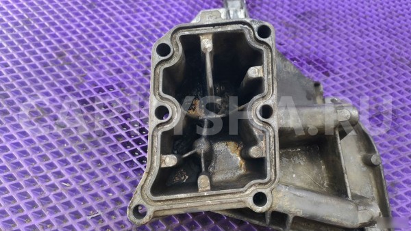 Кронштейн насоса гур Mercedes-Benz W210 Mercedes-Benz E-klasse оригинальный номер 1112360730