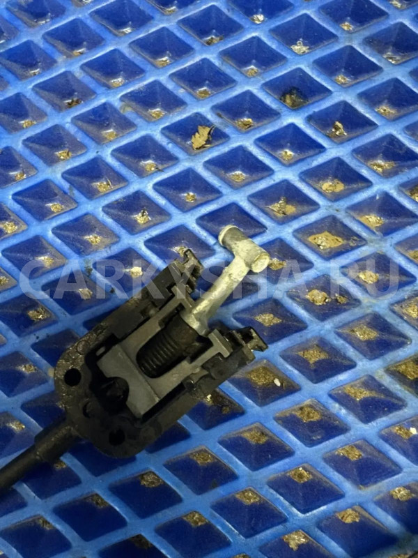 Замок двери передней левой Volkswagen Golf Mk6 (2008—2012) Volkswagen Golf оригинальный номер 5K1837015B