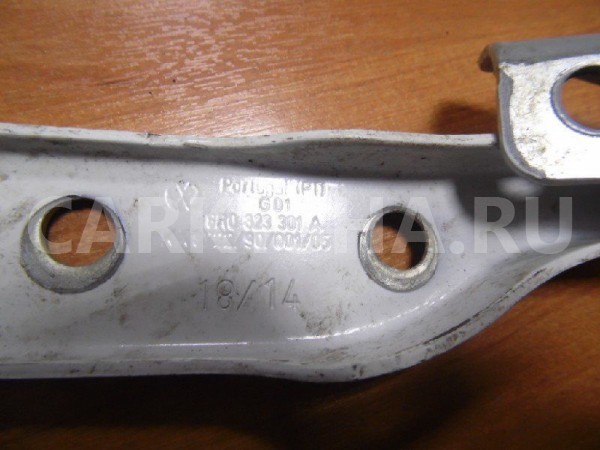 Петля капота Volkswagen Polo V (2009—2015) Volkswagen Polo оригинальный номер 6R0823301A