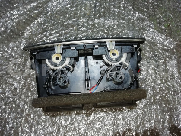 Дефлектор воздушный Audi Q7 4L (2005—2009) Audi 200 оригинальный номер 4L0819203