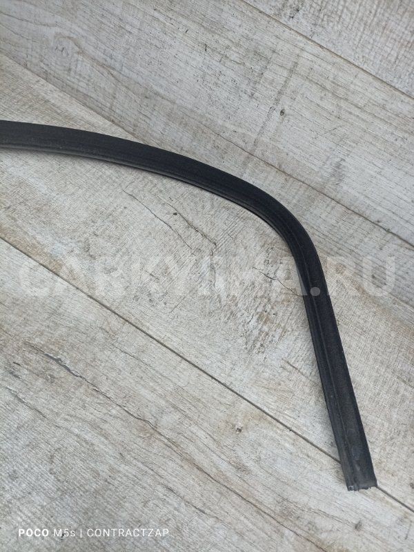 Уплотнительная резинка боковой двери Alfa Romeo 159 I (2005—2011) Alfa Romeo 159 оригинальный номер 300716405