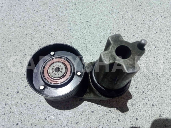 Ролик дополнительный руч. ремня Land Rover Discovery III (2004—2009) Land Rover Discovery оригинальный номер pqh500060