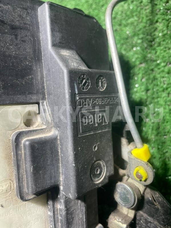 Замок боковой двери Volvo XC90 оригинальный номер 31253059