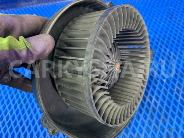 Моторчик печки VW Polo 5 MK5 Volkswagen Polo оригинальный номер 6R1819015