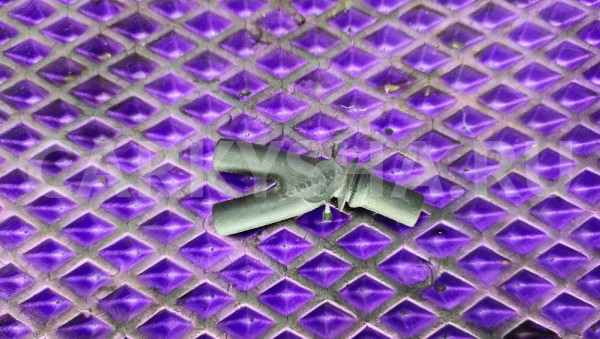 Тройник распределителя топлива Mercedes-Benz W210 Mercedes-Benz E-klasse оригинальный номер 2018050122