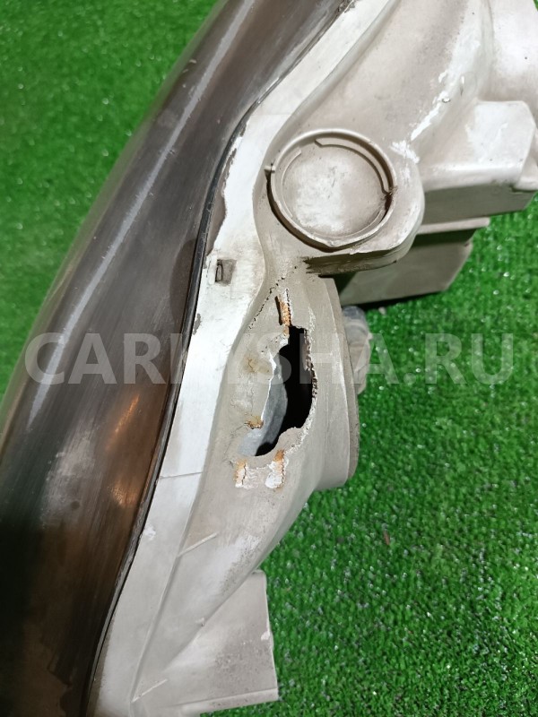 Фара правая Toyota Windom 