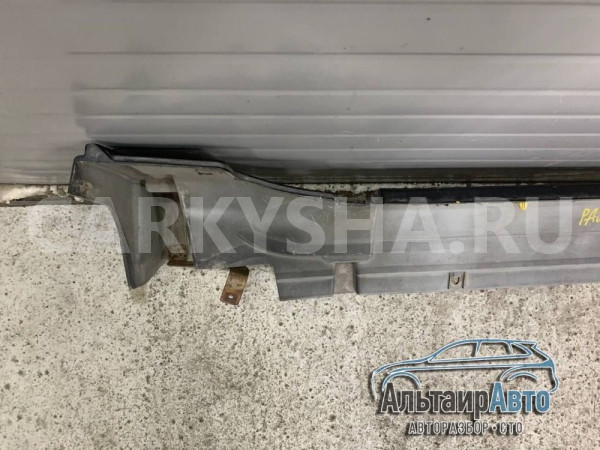 Накладка на порог левая пластиковая Pajero 3 V63W Mitsubishi i оригинальный номер MN117297