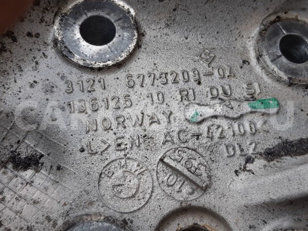 Кулак поворотный левый BMW 116i E87 BMW X1 оригинальный номер 31216773209