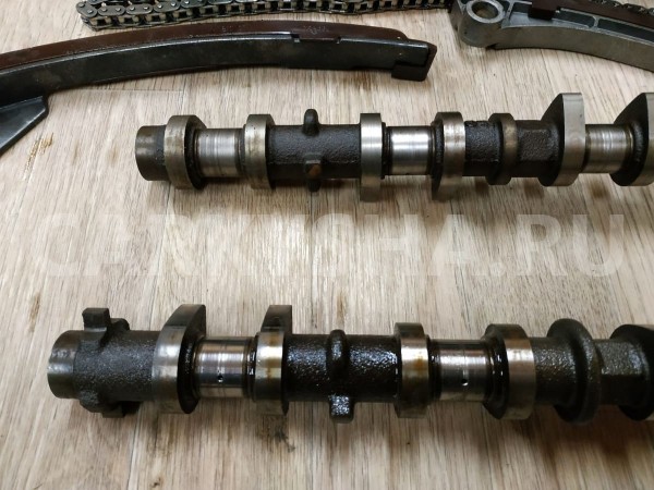 Головка блока (в сборе) Toyota Avensis оригинальный номер 111010D030