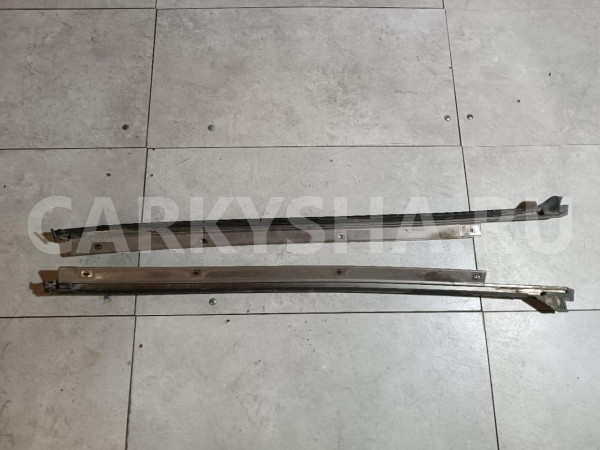 Молдинг лобового стекла Nissan Cefiro оригинальный номер 727612Y900