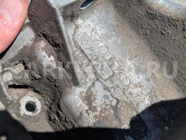Поддон Volvo S80 оригинальный номер 30750655