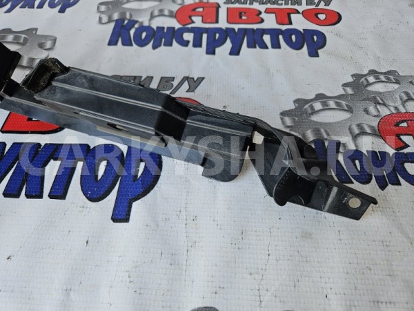 кронштейн крепления крыла Opel Corsa 