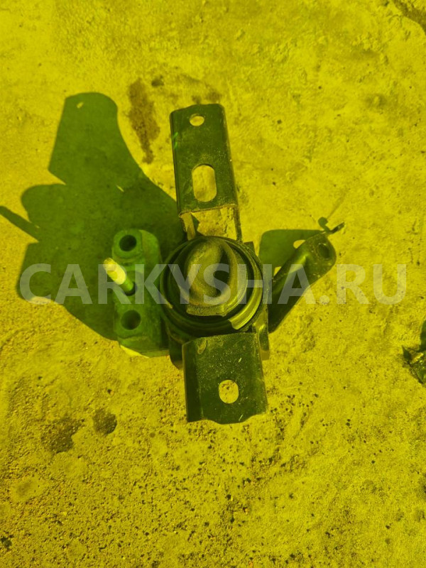 Подушка двигателя Toyota Spade 