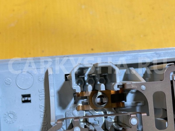 Плафон салонный Skoda Octavia II (2004—2009) Skoda Octavia оригинальный номер 3B0947105C