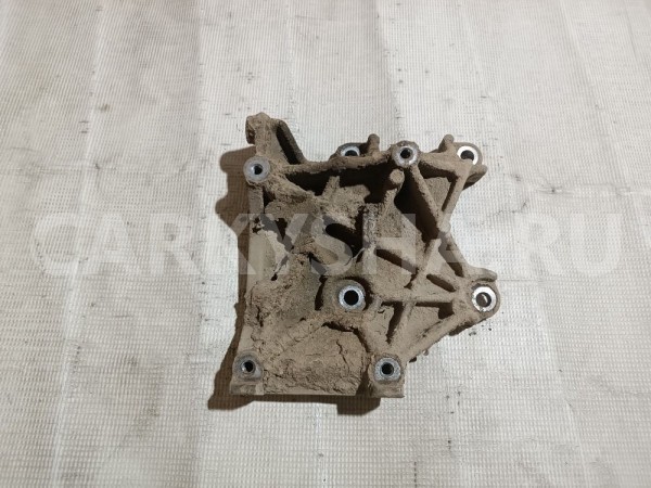 Кронштейн компрессора кондиционера Mitsubishi Dingo 