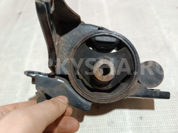 Опора двигателя левая Hyundai Coupe 