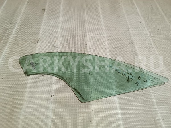 Стекло двери передней правой (форточка) Citroen C3 