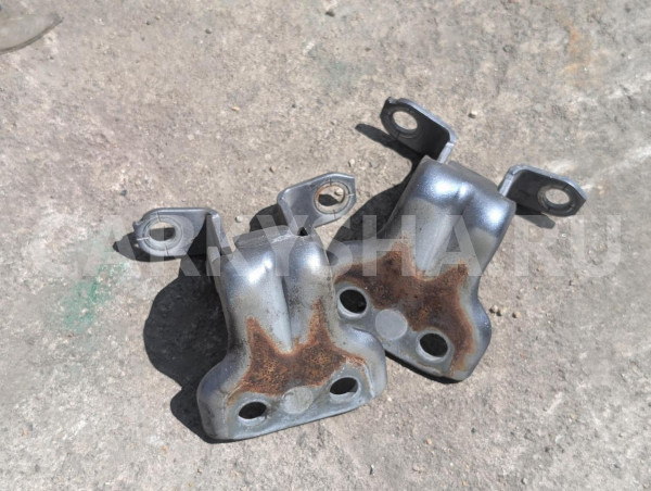 Петля двери Daihatsu Mira 