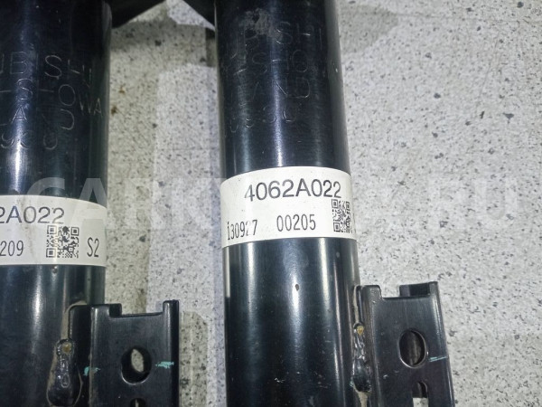 Стойка подвески Mitsubishi Pajero Sport II рестайлинг (2013—2016) Mitsubishi i оригинальный номер 4062a022