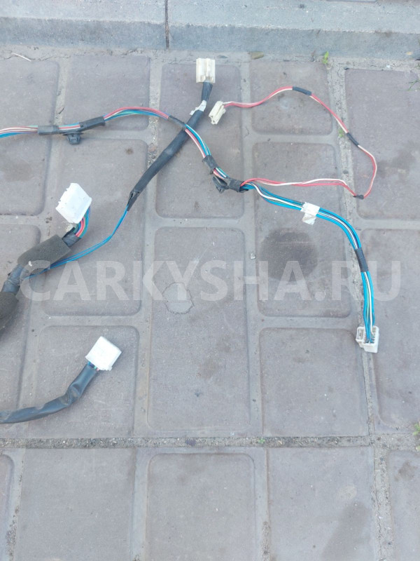 Проводка передней левой двери Toyota Avensis T250 Toyota Avensis оригинальный номер 8215205600