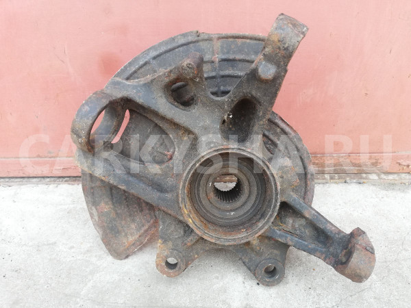 Кулак левый задний Mercedes-Benz M-класс W163 Mercedes-Benz M-klasse оригинальный номер A1633300420