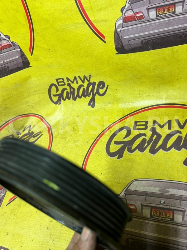 Шкив насоса ГУР BMW 3 E46 M52B28TU 2000 BMW 3er 